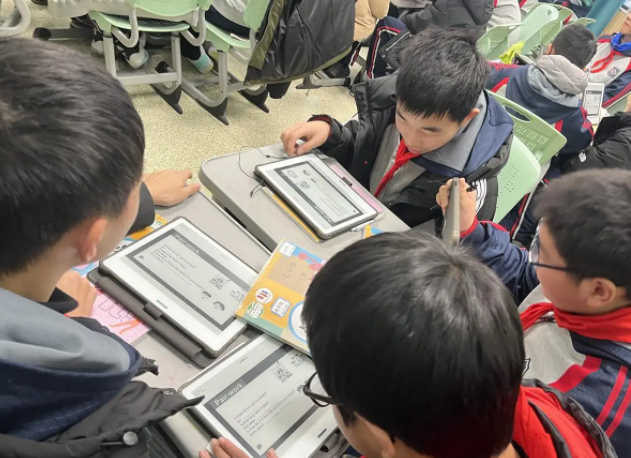 经历智慧的碰撞正是一种相互启示点燃火焰的沟通学习