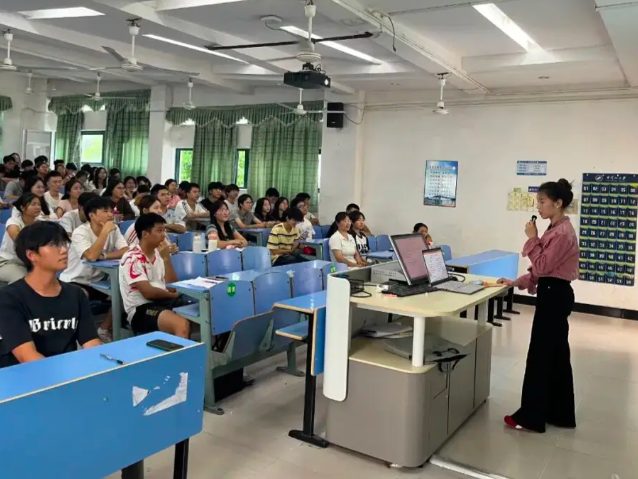 依托心思健康教育的科学方法增强思维政治教育的感染力与实效